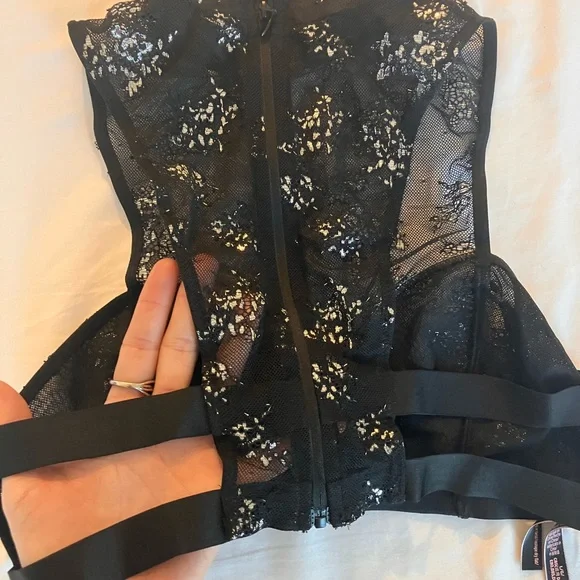Victoria's Secret Black Lace Top large - Picture 3 of 3